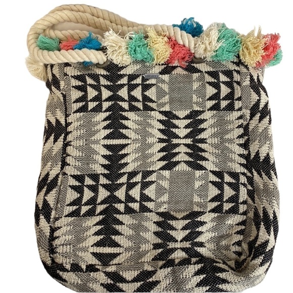 ROXY Pom Pom Aztec Dreamscape Purse Tote Beach Vacation Bag Woven - Picture 6 of 13